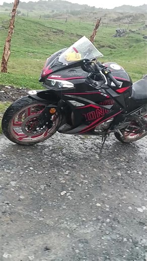 Increíble diseño de la moto Ronco RZ250 | Velocidad máxima y arte en movimiento