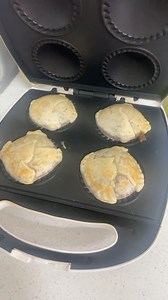 112K views · 74 reactions | Super easy way to make meat pies in the @kmartaus pie maker that also saves you pastry! So yummy too!!! #kmartpiemaker #kmartpiemakerhack #kmartpiemakerrecipes #meatpies | Miss Chardy | Facebook