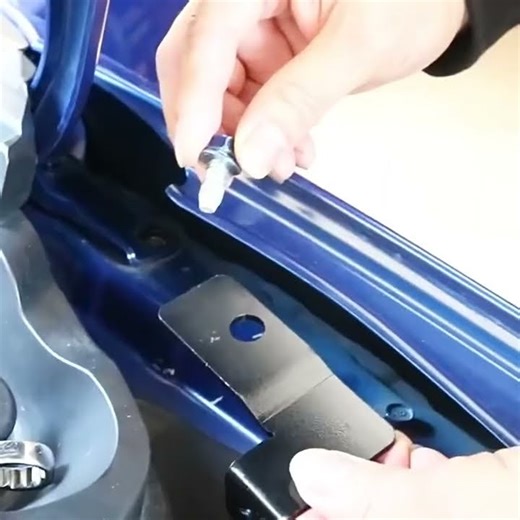 How to install the hood struts for Toyota 86 / Subaru BRZ 2022-2025