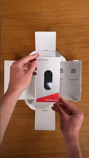 Unboxing the Coros Apex 4