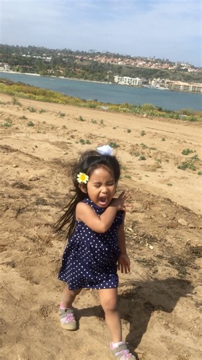 STRAWBERRY PICKING AND WINDY CARLSBAD CALIFORNIA! | Explore California WithMe