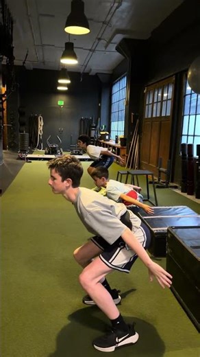 basketball players need to do this. #BasketballTraining #YouTubeShorts #youthbasketball #motivation