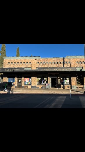 We love you, @surlywenchpub ! You are a great neighbor and always a good time. We are so grateful to have a place like you in our neighborhood and we wouldn’t trade it for the world. Like the legendary band the Cramps says; “you’ve got good taste” if you are at the Wench. And don’t sleep on the kitchen! They have some of the tastiest bites out there. So so tasty. #historic4thavetucson #supporttucsonsmallbusiness 📹 & 🎙️: @carmenquierecomer | Historic Fourth Avenue Coalition