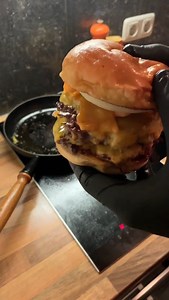 679K views · 805 reactions | Making Double Bacon Cheeseburger | Amazing Chef | Facebook