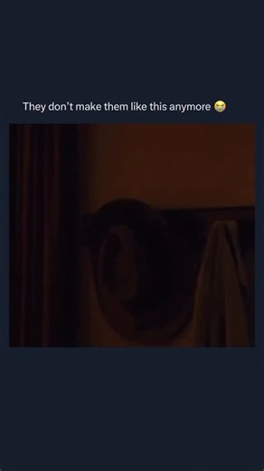 Nextgen clips | Before every movie had a "multiverse," we had the ultimate slasher parody! Scary Movie (2000) took everything we feared in the 90s—from... | Instagram