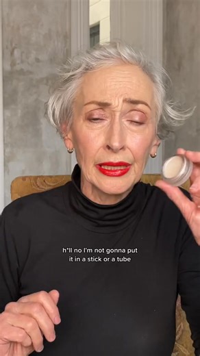 VOGUE said it best "This product can replace your entire skincare routine" Inspired on set, this nourishing cream luminizer highlights with a delicate, natural glow that looks un-made-up—never greasy or glittery. Formulated with skin-loving, organic ingredients that nourish as they illuminate. | rms beauty