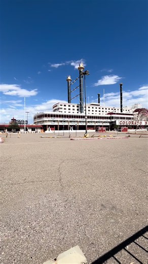Abandoned Laughlin Hotel: Nostalgic Exploration of a Forgotten Resort