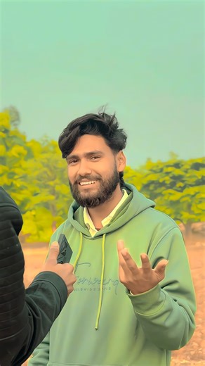 Rohit A Raj on Instagram: "Photographer Ho Or Paisa Na Fase 🤣😅😇 @rohitraj_rkr #funny #paisa #comedy #pyar #love"