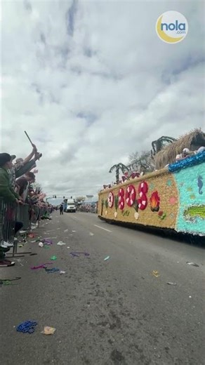Krewe of Elks-Jeffersonian rolls through Metairie