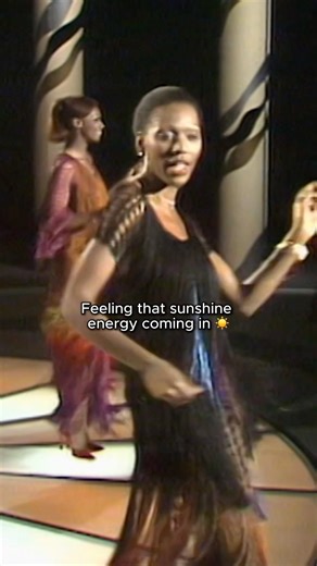 What's better than a hot sunny day and the 'Sunny (R3HAB Remix)' playing on the speaker? 🍦☀️