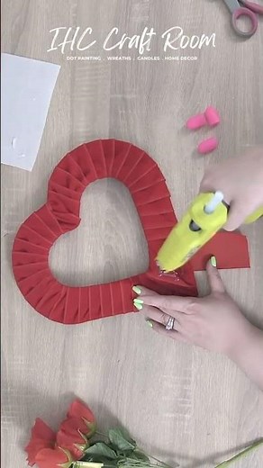 Easy Heart Wreath DIY