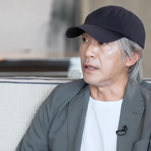 Sing (Stephen Chow) Does Amazing Kung Fu and Soccer in Action-Packed Video
