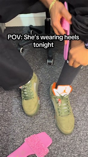 Send this to your man so he knows what to do when you’re wearing heels out 😌🤭#fyp #deanxkiesha #funny #couple