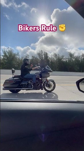 Road Glide vs. Street Glide: Which Harley Rules the Highway? 🏍️🔥