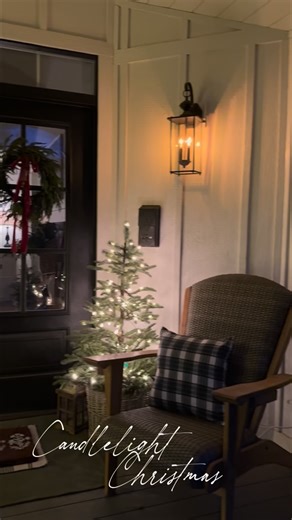There’s just something so magical about a Christmas home lit only by candlelight…✨ This evening tour captures the warm glow, the soft shadows, and the moody layers that make the season feel extra cozy and full of wonder. The twinkle lights, the candles, the greenery, the velvet textures — everything comes together to create a space that feels inviting, peaceful, and beautifully alive after dark. I hope this nighttime walk-through brings you a moment of calm and inspiration during the holiday rus
