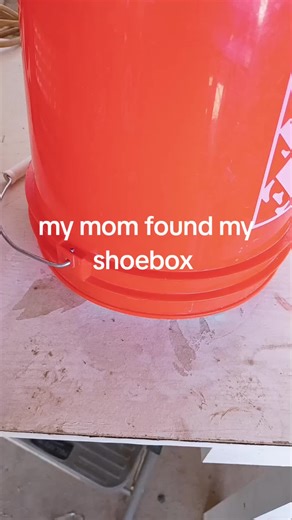 Margarita Calixo (@ilovegenesis18)’s video of mom found the shoebox