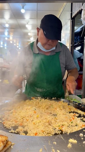 5M views · 18K reactions | Taiwan’s Legendary Egg Fried Rice at Ximending Walking District, Taipei City | Street Food Recipes | Facebook