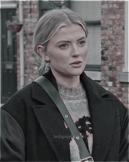 Clips de Coronation Street: Team Daniel vs Max