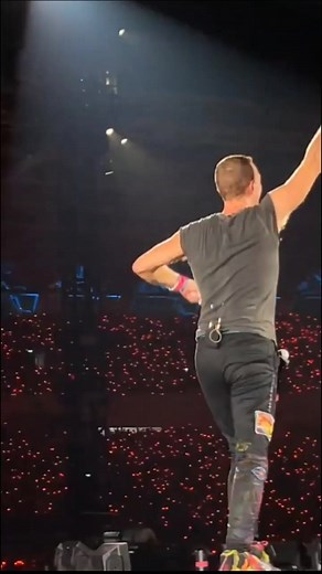 I asked the fans to send me a song for this video and this was the result 🤣 #chrismartincoldplay #chrismartin #coldplayfans #fypシ #coldplay