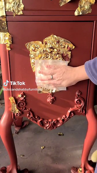 Gold leafing in progress 😍 . . #chicandshabbyfurniturebyrebecca #furnituremakeover #paintedfurniture #furnitureartist #woodubend #Boston #goldleafart