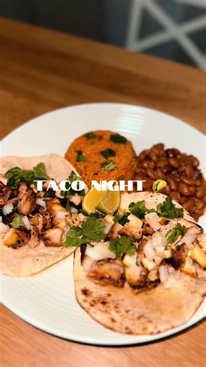 Keeping it simple, fresh, and full of flavor: pollo asado tacos with all the fixings. 🌮🍚🥘 #TacoNight #PolloAsado #TacoLove #TacoObsession #TacoTime