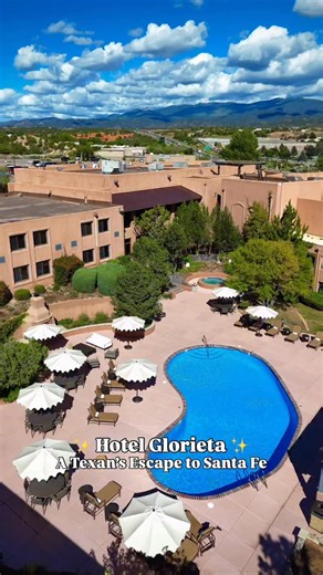 ✨GIVEAWAY: 2-NIGHT STAY✨ We recently hopped on a quick flight to Santa Fe ✈️—one of the most beautiful and easy getaways from Texas! We stayed at @hotelglorietasantafe, which has been rebranded with a fresh vision for a familiar favorite. The property now blends Pueblo-inspired charm with modern desert touches, all while keeping the authentic soul of its long-time presence in the area. 🌄 Highlights of the stay: 🎶 The Marigold Room – an intimate setting for live music and connection 🍸 Lady Duf