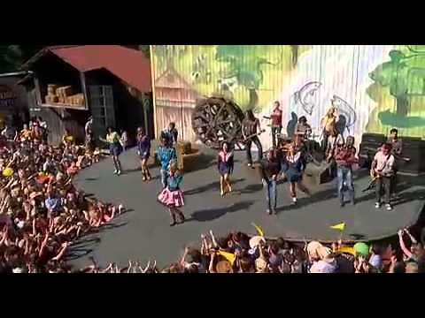 Rihanna - Pour It Up (Official music video)