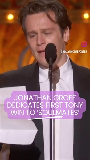Jonathan Groff Dedicates Tony Win to ‘Soulmates’ #jonathangroff #tony #speech | BGay.com