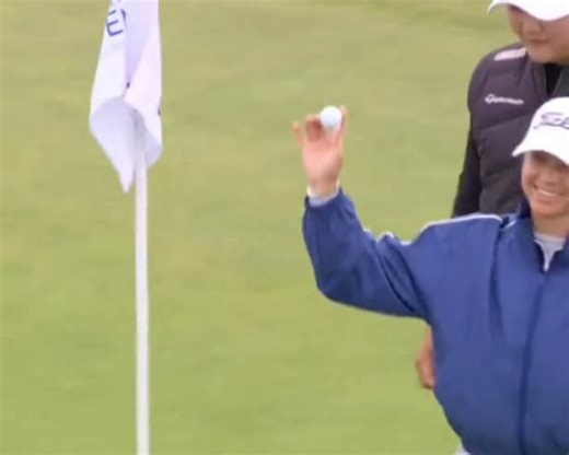 Watch a SLAM DUNK hole-in-one at the AIG Women's British Open