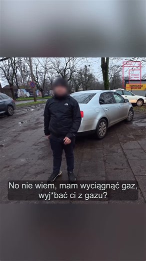 Konfitura on Instagram: "Mandatem 1500 zł i 8 punktami karnymi zakończyły się czynności względem kierującego, który naruszył zakaz jazdy wzdłuż po chodniku przy ul. Smugowej w Łodzi. Zdarzenie było o tyle ciekawe, że zrobiłem dokładnie to, co proponowała mi część oglądających: „nagraj i zgłoś, a nie prowokujesz”. Jak widać, kierujący poczuł się sprowokowany samym nagrywaniem i zainicjował interakcję w agresywny sposób, grożąc użyciem gazu. Nagranie miało posłużyć wyłącznie jako zobrazowanie prob