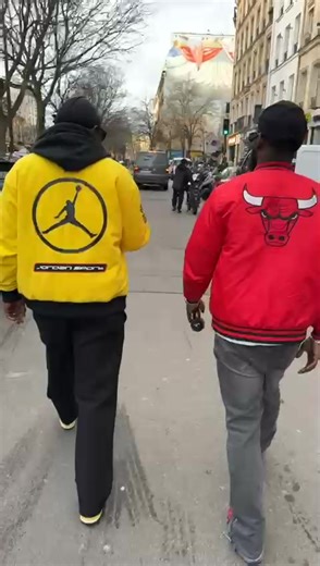 KOR, Le KADJ @Crissooooor dans les rues de Paris 🇫🇷 Le rap ivoire est réuni pour le concert de @Himra au Zénith⚠️ 🔥🔥🔥 KOR TV 📺 #paris #zenith #rapivoirien225🇨🇮 #abidjan225🇨🇮