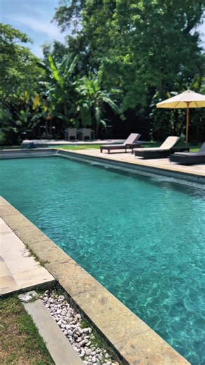 Canggu panas hari ini kolam tetep bersilau 🙌💦#villabali #villabali #villabali #kolamrenang #fyp