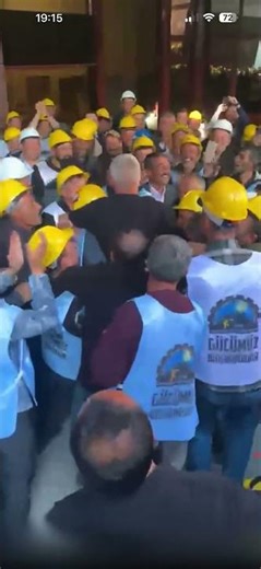Sieg der Bergarbeiter ! Klassenkampf und Solidarität !