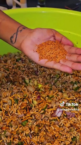 #nightcraving #chatpate #spicyfood #homemadechatpate #streetfood #jennashrestha #chatpate_lovers