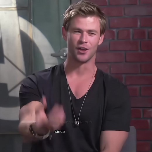 Evans and Hemsworth reaction to RDJ’s biceps >>> 😂 #marvel #avengers #arm #chrisevans #chrishemsworth #scarlettjohansson #markruffalo #jeremyrenner #marveltok #biceps #marveledit #marveledits #interview #fyp #mtv