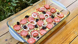 36K views · 456 reactions | 1 Minute No Yeast Pizza Dough Recipe!  Ingredients: 1) 2 eggs 2) 3 tablespoons sour cream 3) 3 tablespoons mayonnaise 4) 6 tablespoons flour 5) 10 gram baking powder 6) Salt 7) Ketchup 8 ) Cheese 9) Sausage 10) Olive 11) red onion 12) Thyme | Little Strawberry Kitchen | Facebook