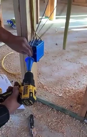 The ELECTRICIAN's Guide to Wiring Receptacle Boxes FAST