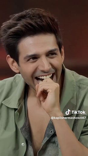 Doctor Doctor 😅 🩺#foryou #foryou #viralvideo #trending #standwithkashmir #netflix #funny #funnyvideos #kapilsharma #kapilsharmashow #doctor