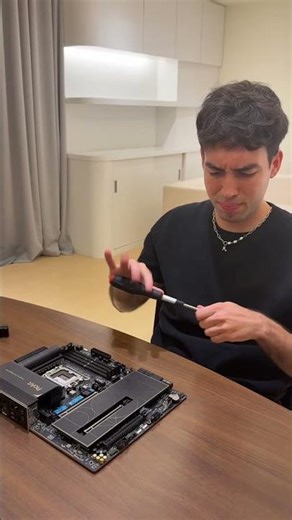 Thought you’d need a screwdriver for the second heatsink? Think again.😏