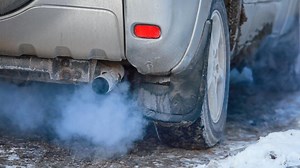 How do cold temperatures impact gas mileage?
