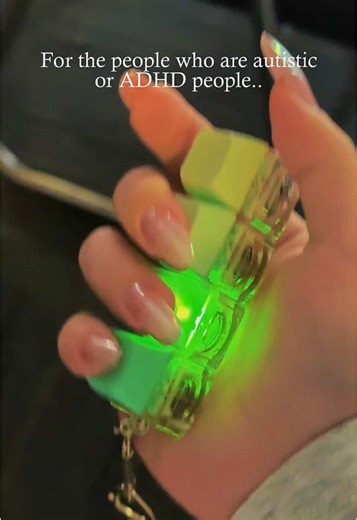 Fair warning: once you start clicking this, it's hard to stop. All the satisfying keyboard sounds without needing a screen or bothering anyone around you. Tiny, quiet, and weirdly calming.👂🏼👂🏼👂🏼 #TikTokShopCreatorPicks #tiktokshopholidayhaul #fidgettok #sensory #ASMR
