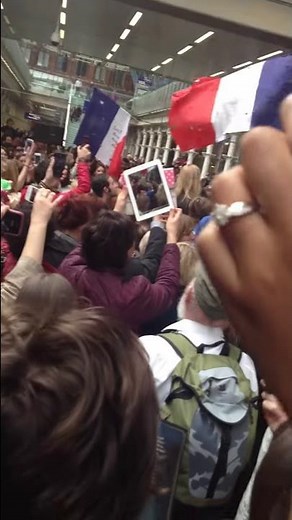 Les Mis flash mob - Do You Hear The People Sing? @ St Pancras Station!