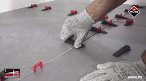 🙌🏽 Take your tiling projects to the next level with your very own RUBI DELTA level system! ✅ The use of the RUBI DELTA level system is fast, easy and intuitive. This products main function is to avoid lippage during the tile installation process on both floor and wall. The RUBI DELTA level system prevents the movement of the tiles during the setting of the adhesive and during installation. 🎯This model is priced at $595.00. 📌The RUBI DELTA level system kit includes: ✅1- Pliers ✅100 - Wedges ✅