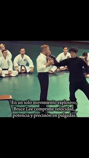 Bruce Lee demonstrates the 6-inch punch #kungfu #karate1 #traditionaltaekwondo #martialarts