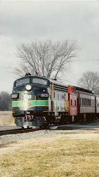 Reading F Unit Trains on the Woodstown Central Railroad. #trainspotting #railfanning #train