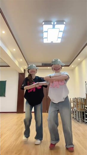 If you feel bored, get moving!! #dance #trendingdance #douyin #ootd #跳舞 #搞笑 #dancevideo