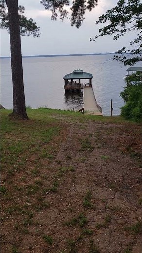 Tiny Toledo Bend Cabin Lakefront and Boathouse