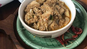 294K views · 1.4K reactions | For your lunch or dinner you can try this spicy Sri Lankan Polos Curry or the Jackfruit curry made from fresh raw Jackfruit. You can have this with hot steamed rice or with you rotis for a wholesome meal. Do try this recipe and tell us how you liked it - would love to hear from you. Recipe Link - https://www.archanaskitchen.com/ambul-polos-curry-sri-lankan-jack-fruit-curry-recipe-with-pol-sambol #AkPreethi | Archana's Kitchen | Facebook