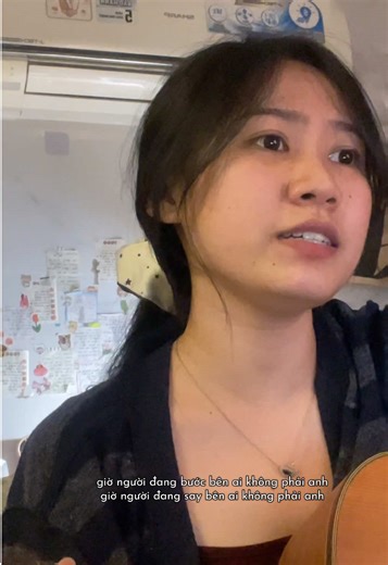 Giờ Người Đang Bước Bên Ai Không Phải Anh