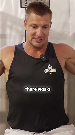 315 for 5! 🤯 Gronk reveals the specialized machine built just for his legendary pecs!